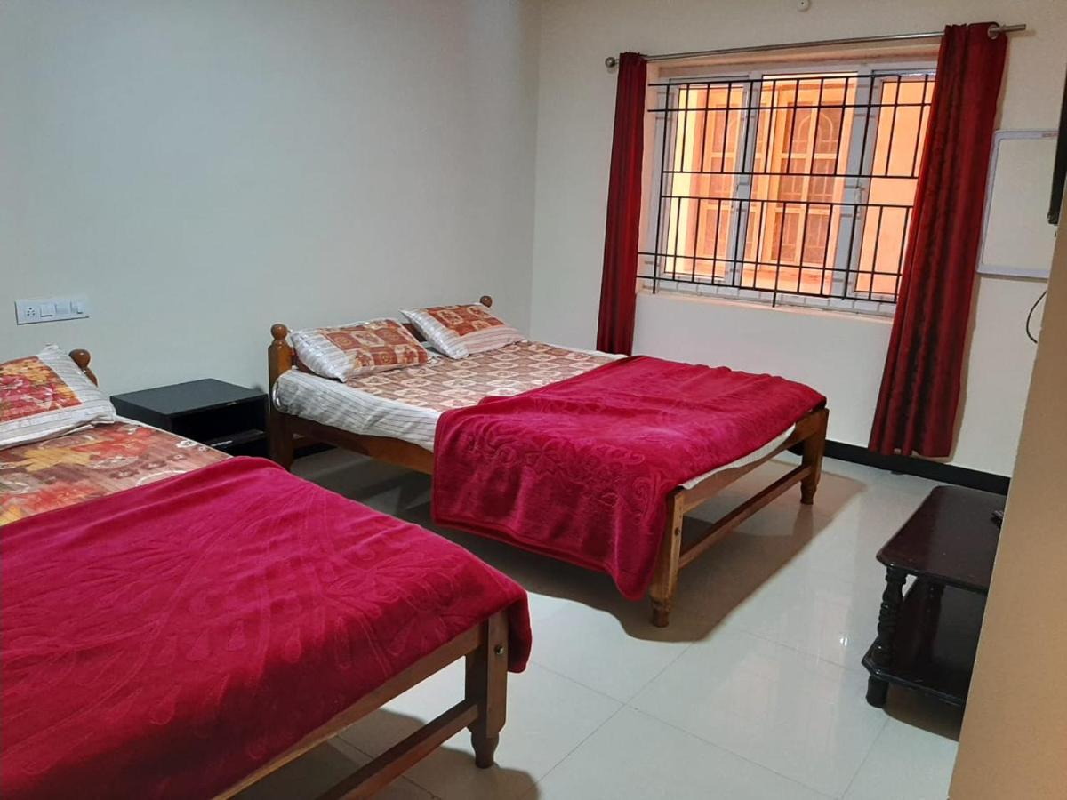 Jack N Jill Holidays Inn Утакаманд Экстерьер фото